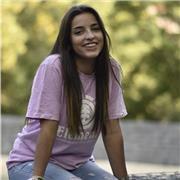 Soy Alba, profesora de Educación Primaria. Soy una persona responsable y creativa, además de una apasionada de la docencia